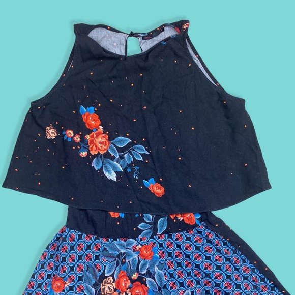 Unique Floral Romper - Picture 5 of 5